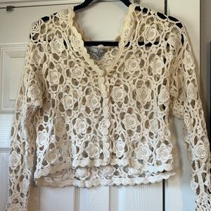 Chic Crochet Lace Blouse in Cream With Pearl Accents